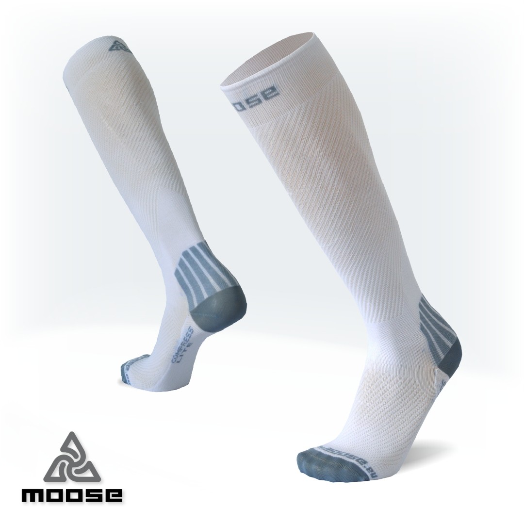 Levně COMPRESS LITE barevné kompresní podkolenky Moose Bílá L 1 pár