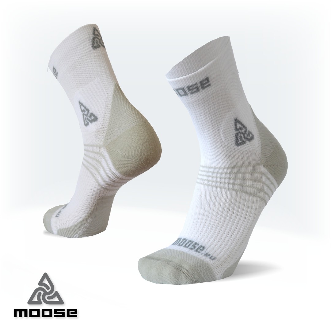 Levně COMPRESS RUN NEW běžecké kompresní ponožky Moose Bílá L 1 pár
