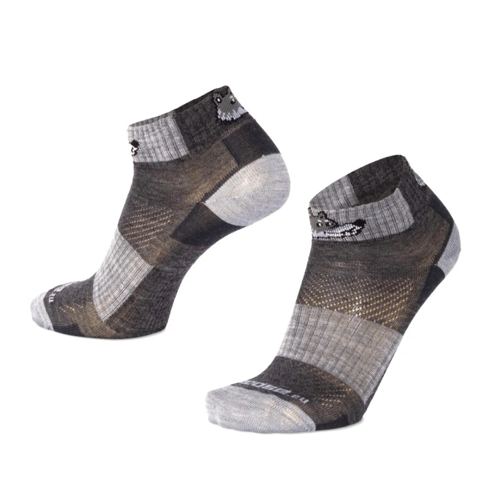 LUZY WOLF nízké veselé merino ponožky s vlkem Moose