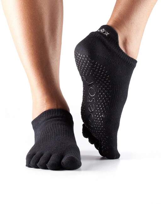 Levně LOW RISE prstové kotníkové ponožky ToeSox - BLACK černá XS 1 pár